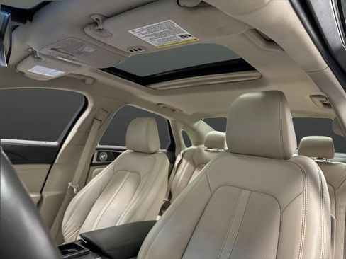 Used 2020 Lincoln MKZ Reserve w/ Luxury Package image 7