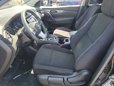 Used 2020 Nissan Rogue Sport S image 14