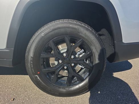 New 2026 Jeep Grand Cherokee L 4WD image 36