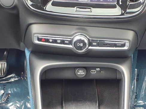 Certified 2023 Volvo XC40 Recharge Ultimate AWD/4WD image 19