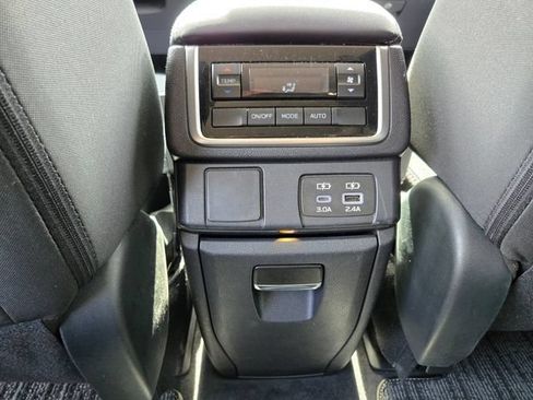 Used 2025 Subaru Ascent Premium AWD/4WD image 21