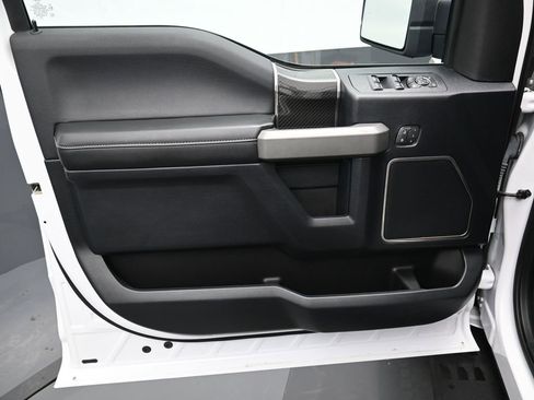 Used 2018 Ford F150 Raptor w/ Equipment Group 802A Luxury image 11