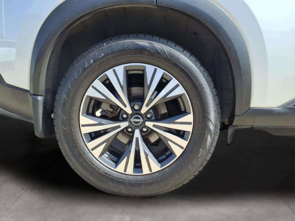 Certified 2023 Nissan Rogue SV FWD image 20