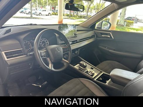 Used 2024 Mitsubishi Outlander SE AWD/4WD image 7