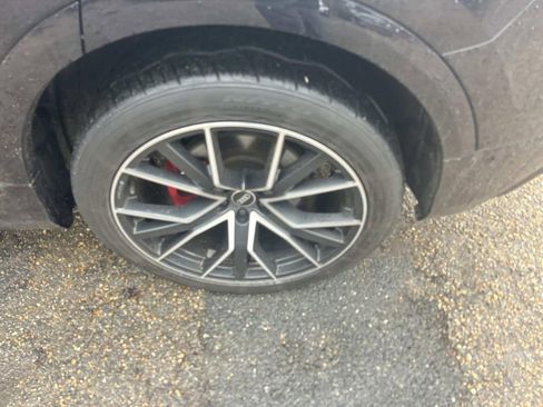 Used 2021 Audi Q8 Premium Plus image 15