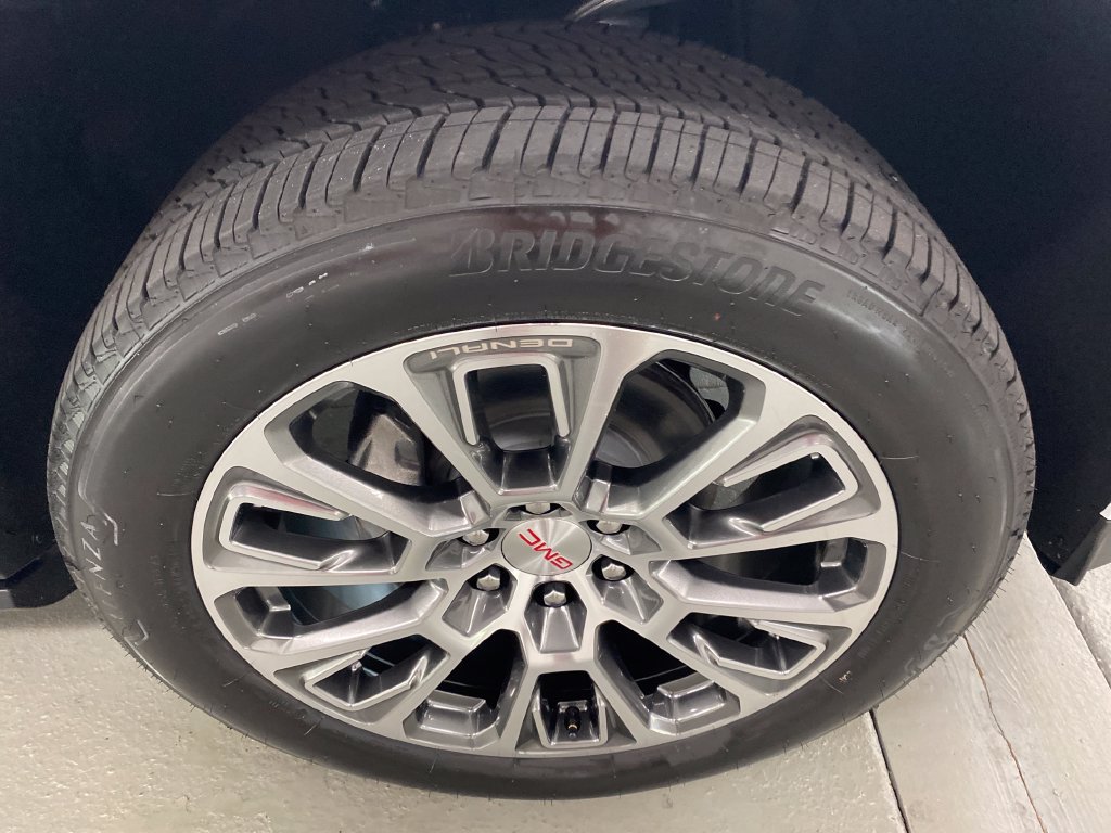 New 2026 GMC Yukon Denali w/ Denali Reserve Package RWD image 4