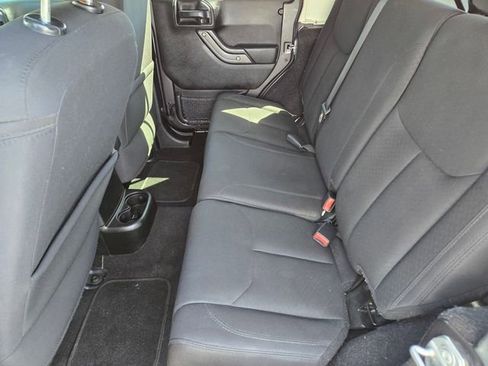 Used 2018 Jeep Wrangler Unlimited Sport AWD/4WD image 12
