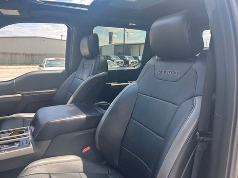 Used 2018 Ford F150 Raptor w/ Equipment Group 802A Luxury AWD/4WD image 11