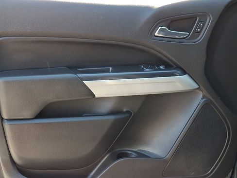 Used 2015 Chevrolet Colorado LT w/ LT Convenience Package AWD/4WD image 13