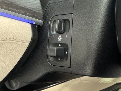 Used 2024 Mercedes-Benz GLE 450e 4MATIC w/ AMG Line Exterior image 21