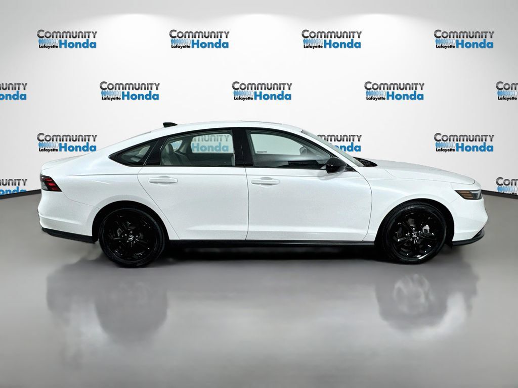 Used 2025 Honda Accord SE image 4