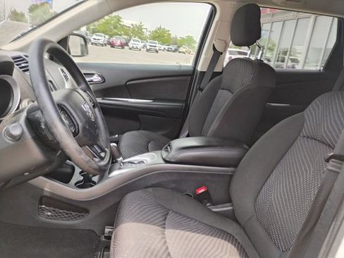 Used 2020 Dodge Journey SE w/ Blacktop Package FWD image 13