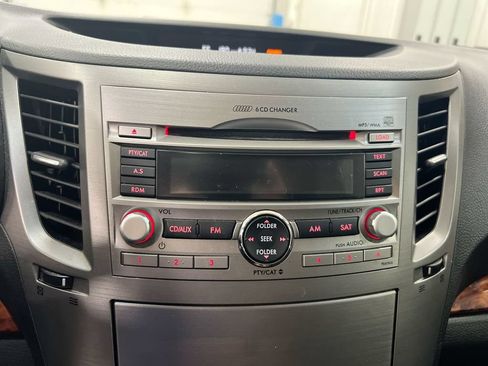 Used 2010 Subaru Legacy 2.5i Limited AWD/4WD image 14