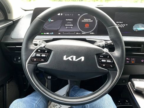 Used 2022 Kia EV6 Wind AWD/4WD image 12