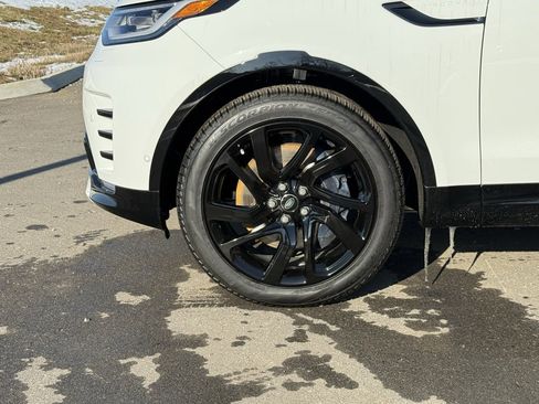 Certified 2025 Land Rover Discovery Dynamic SE image 10