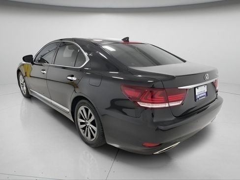 Used 2016 Lexus LS 460 AWD w/ Comfort Package image 5