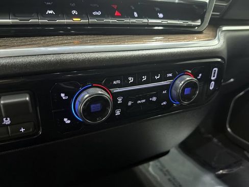 Certified 2025 Chevrolet Silverado 1500 LT AWD/4WD image 29