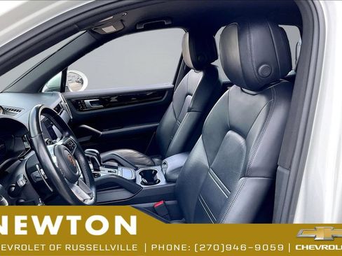 Used 2019 Porsche Cayenne AWD/4WD image 24