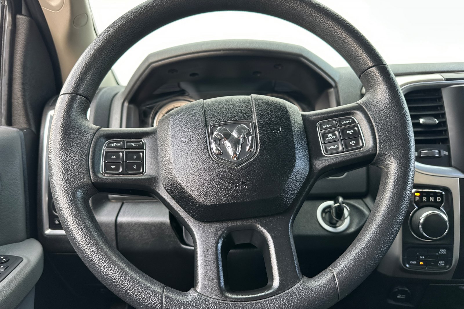 Used 2018 RAM 1500 Classic SLT AWD/4WD image 34