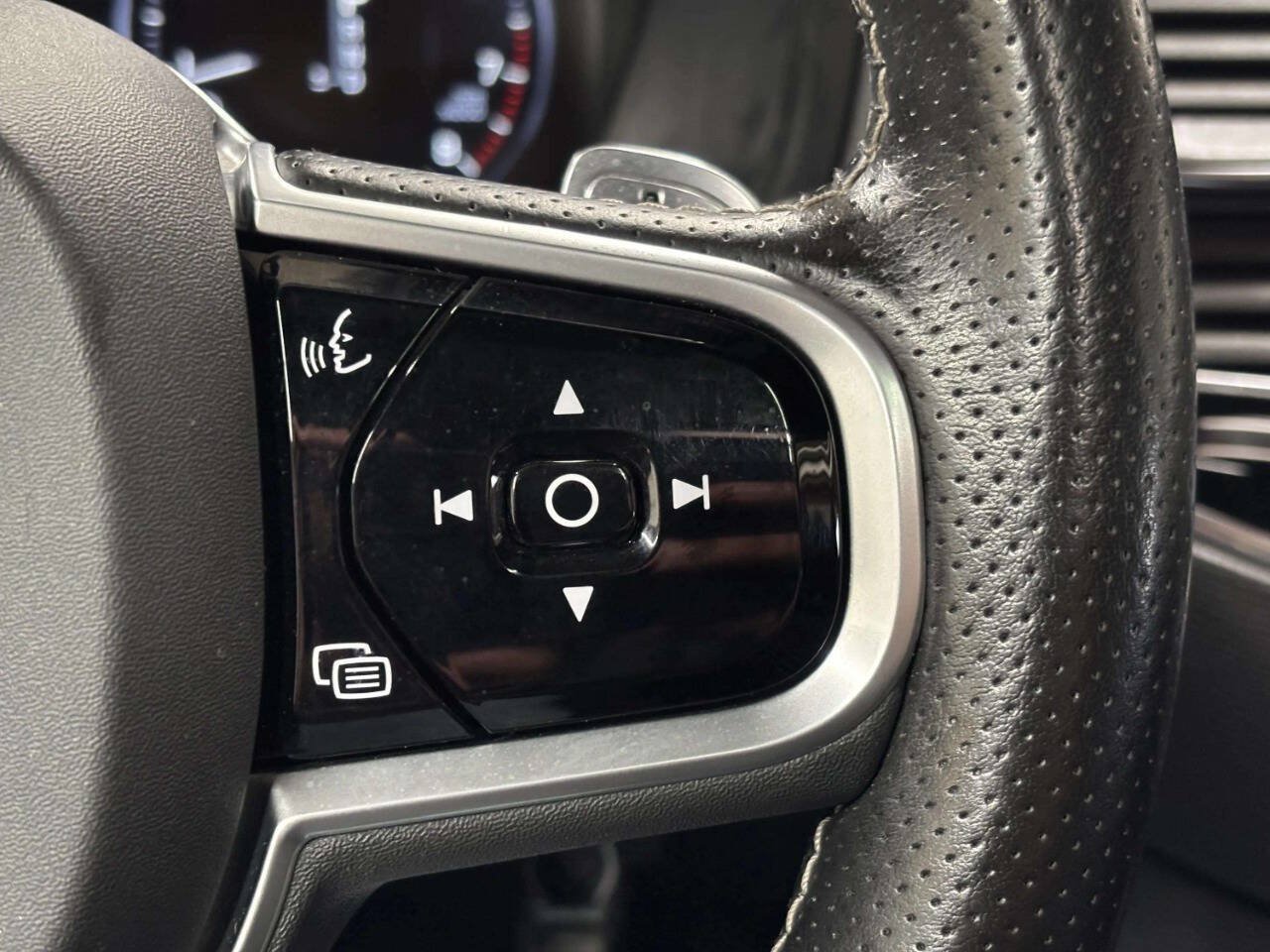 Used 2018 Volvo XC90 T6 R-Design w/ Convenience Package AWD/4WD image 32