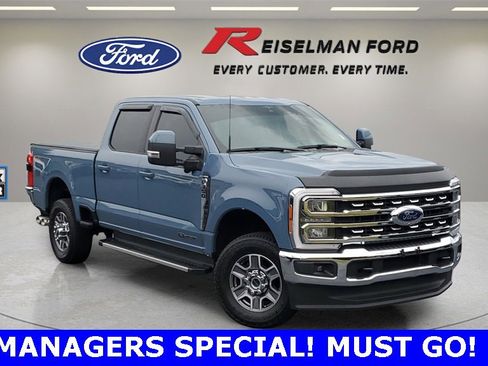 Used 2023 Ford F350 Lariat image 1