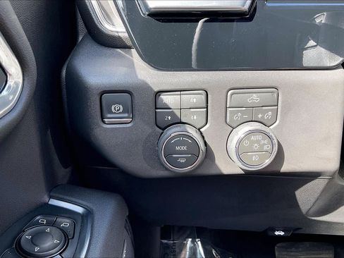 Used 2026 Chevrolet Silverado 1500 LT Trail Boss w/ Convenience Package II AWD/4WD image 56