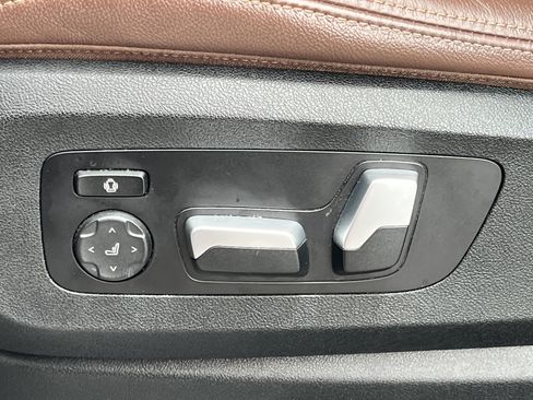 Used 2022 BMW X5 xDrive40i w/ Premium Package AWD/4WD image 19