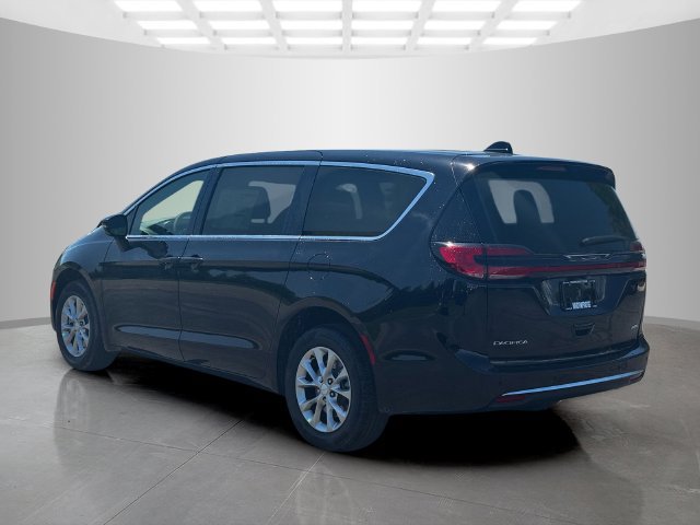 New 2027 Chrysler Pacifica Select w/ Family Tech Group AWD/4WD image 5
