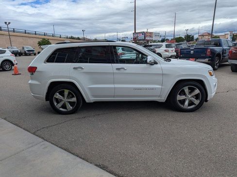 Used 2016 Jeep Grand Cherokee Overland AWD/4WD image 7
