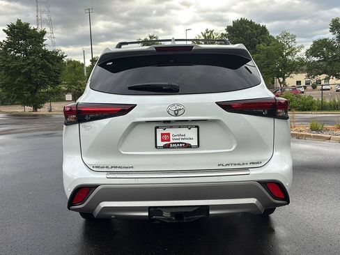 Used 2026 Toyota Highlander Platinum AWD/4WD image 11