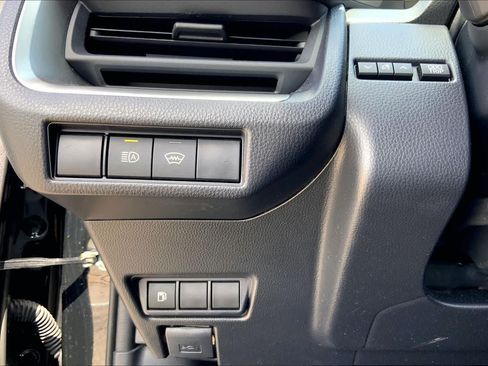 Used 2026 Toyota Prius LE FWD image 33