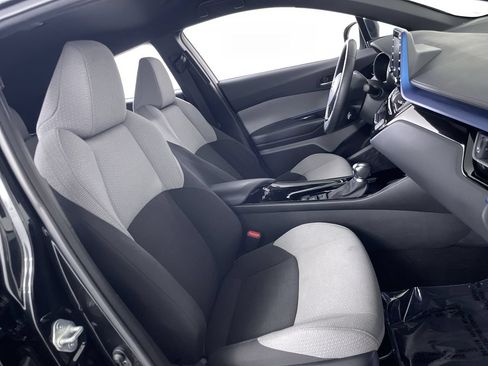Used 2019 Toyota C-HR XLE FWD image 23