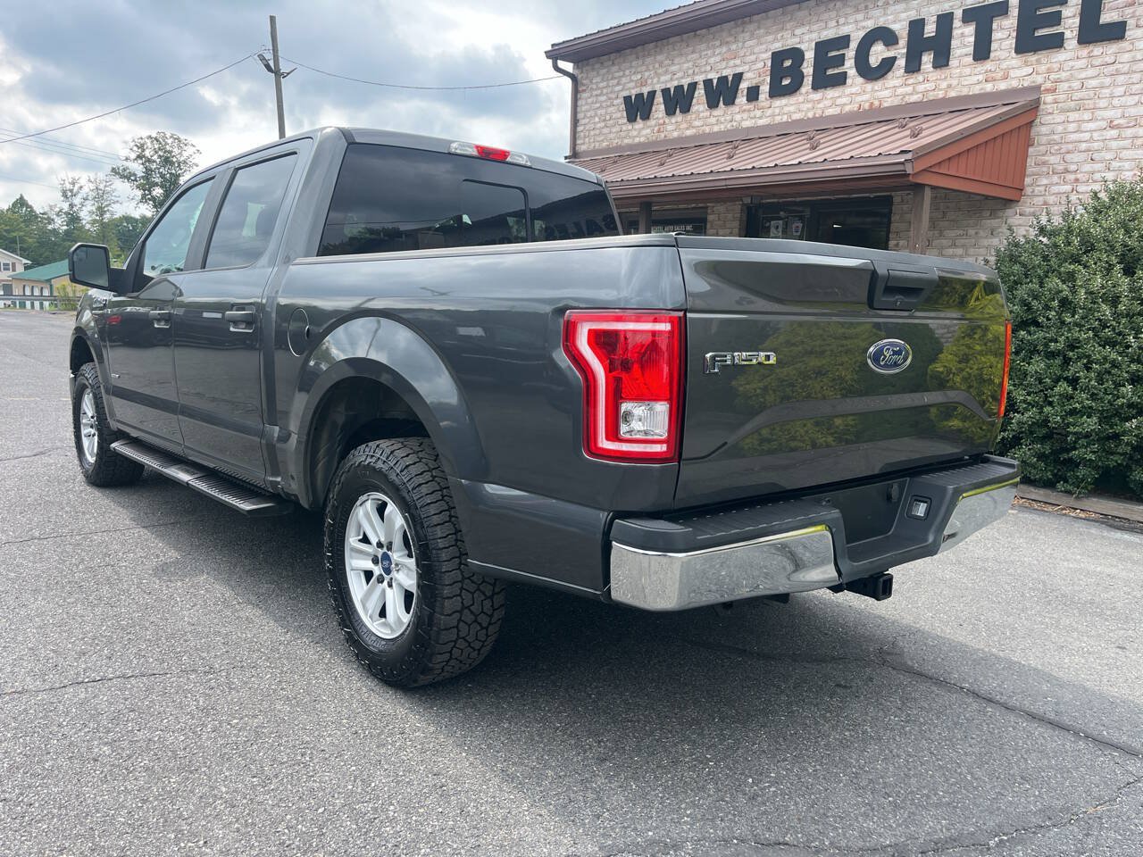 Used 2015 Ford F150 XL w/ Equipment Group 101A Mid AWD/4WD image 8