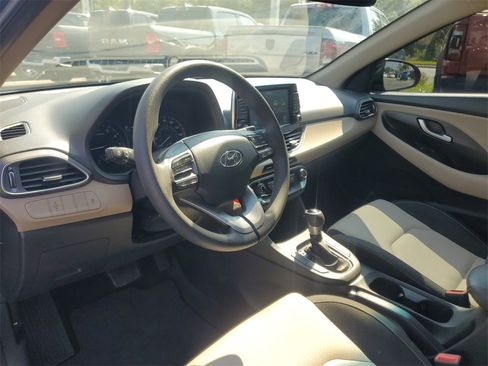 Used 2020 Hyundai Elantra GT image 12