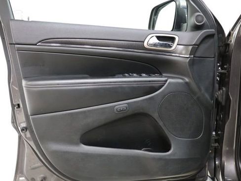 Used 2015 Jeep Grand Cherokee Limited AWD/4WD image 17