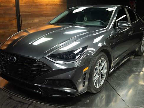 Used 2023 Hyundai Sonata SEL w/ Preferred Accessory Package FWD image 2