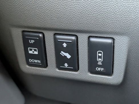 Used 2006 Nissan Titan SE image 5