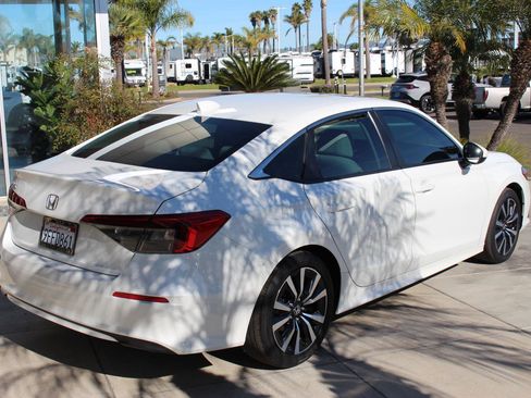 Used 2022 Honda Civic EX image 9