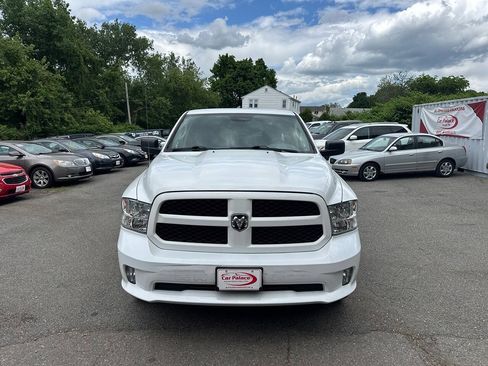 Used 2018 RAM 1500 Express w/ Express Value Package AWD/4WD image 3