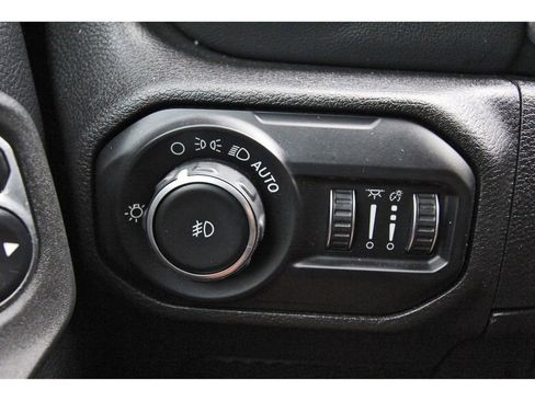 Used 2019 Jeep Wrangler Unlimited Sahara AWD/4WD image 19