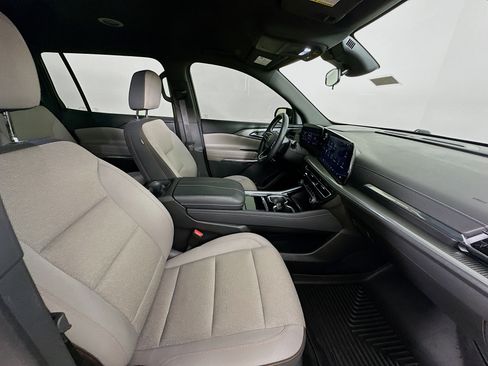 Used 2024 Chevrolet Traverse LT w/ Midnight/Sport Edition image 36