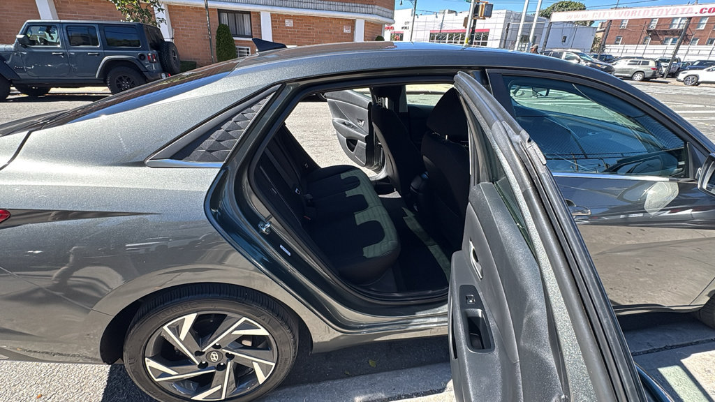 Used 2024 Hyundai Elantra SEL w/ Convenience Package FWD image 27