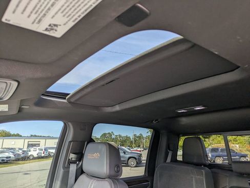 Used 2025 Chevrolet Silverado 2500 High Country w/ High Country Premium Package image 16