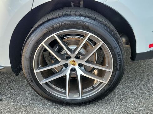 Certified 2026 Porsche Macan AWD/4WD image 14