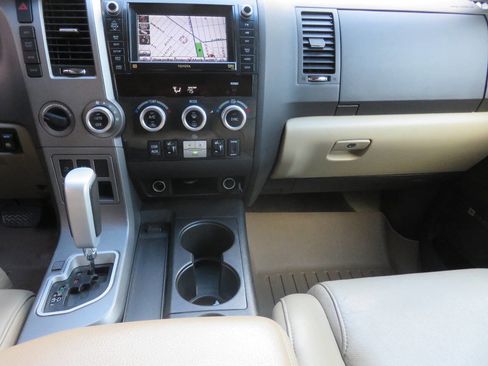 Used 2011 Toyota Sequoia Limited image 17