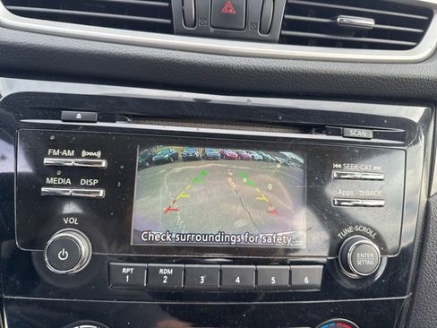 Used 2016 Nissan Rogue S image 18