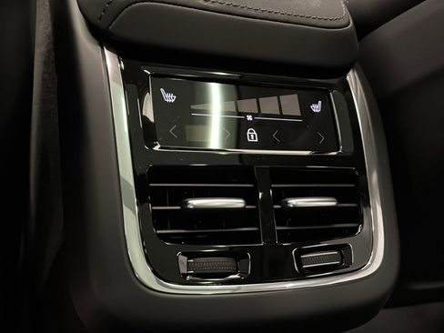 New 2026 Volvo XC60 B5 Ultra w/ Protection Package Premier AWD/4WD image 28