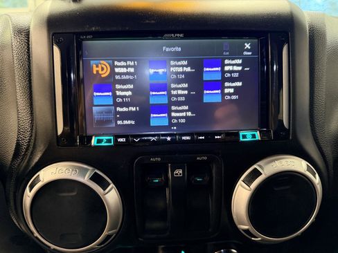 Used 2014 Jeep Wrangler Sahara w/ Connectivity Group image 40