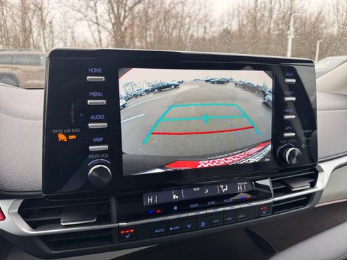 Used 2024 Toyota Sienna XLE AWD/4WD image 25