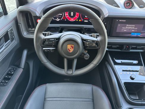 New 2026 Porsche Cayenne GTS image 16